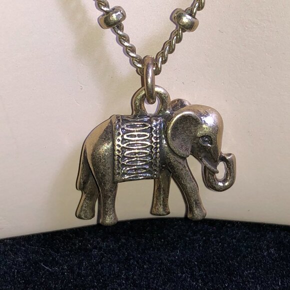 CHLOE + ISABEL Boho Layered Beaded Elephant Pendant Necklace - N088 - Picture 4 of 7